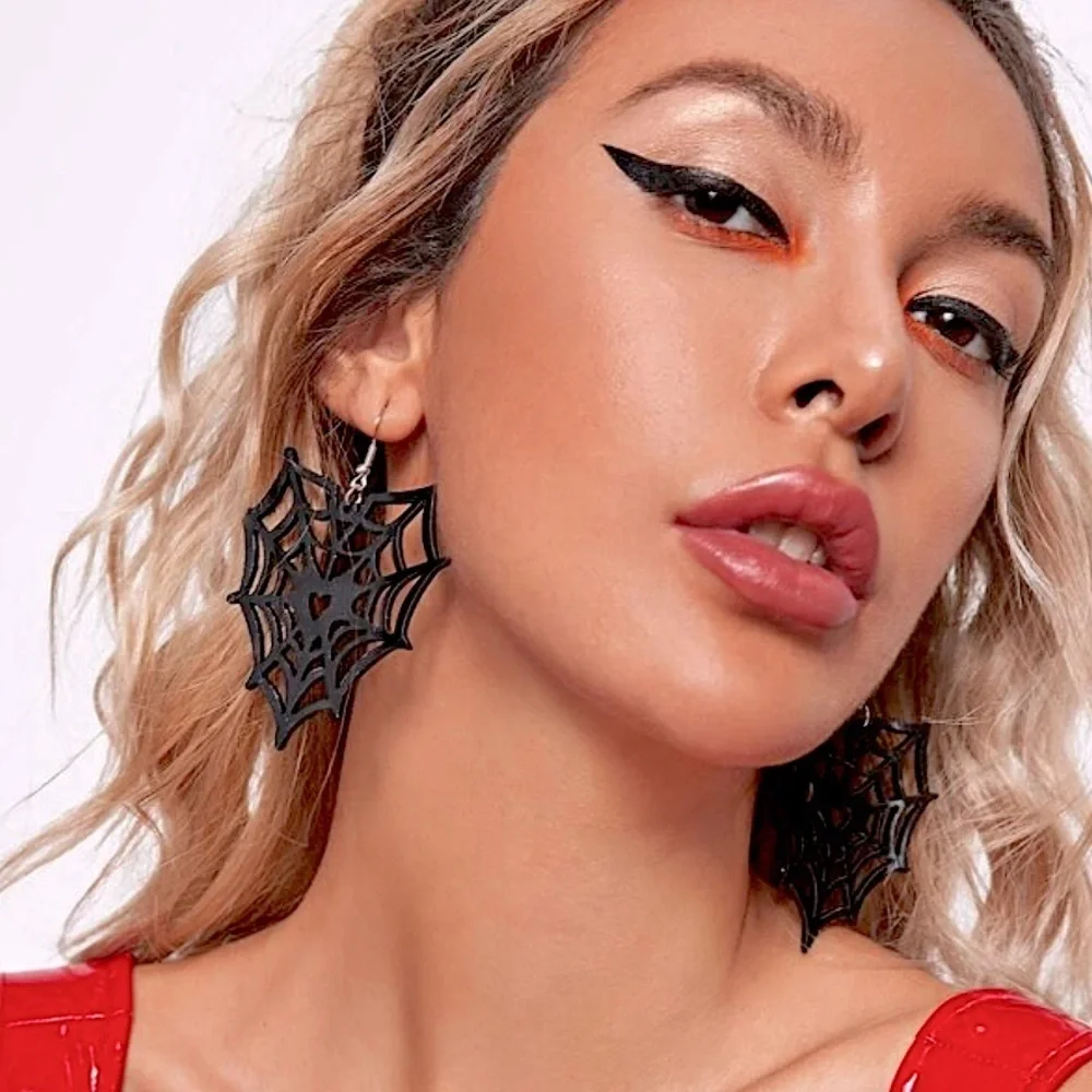 Spooky Heart Shaped Spider Web Halloween Black Drop Earrings